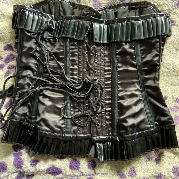 Pleather/PVC corset - Picture 2 of 4